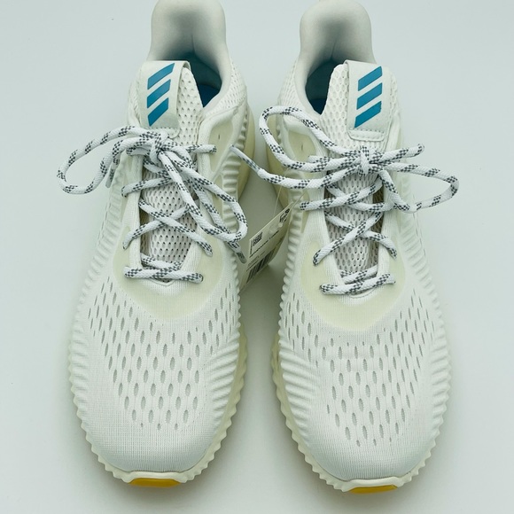 New Woman’s Adidas AlphaBounce Size 10 - Picture 10 of 12